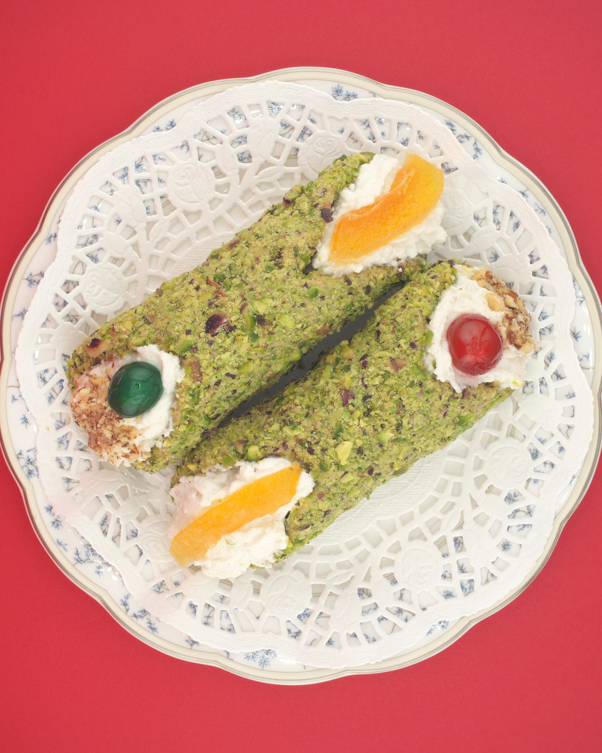 Cannoli siciliani ricoperti di Pistacchio